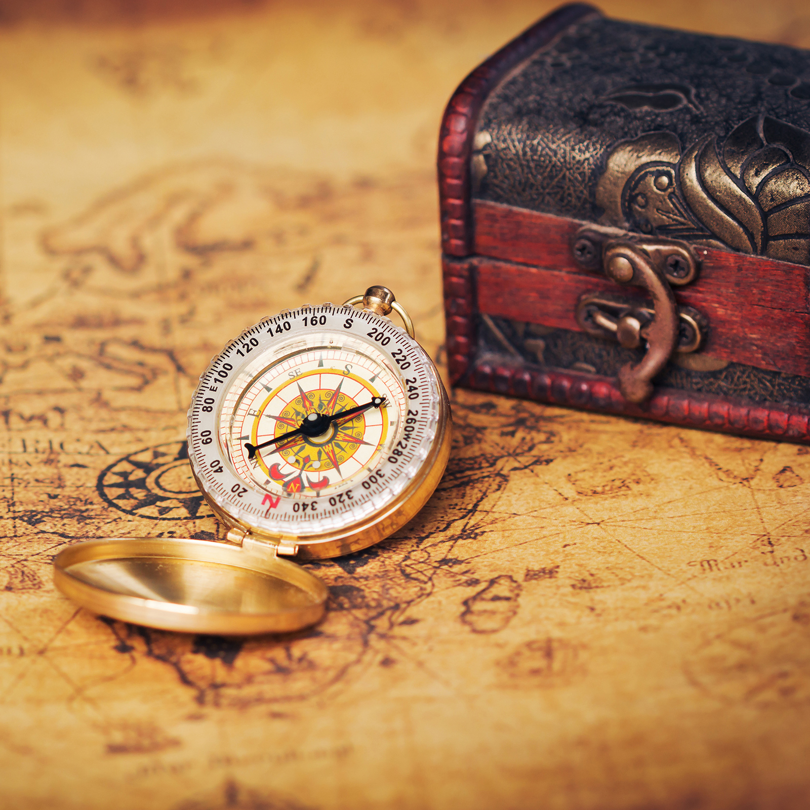 P10. CARTA, BUSSOLA E LANTERNE (Belvedere Inferiore)