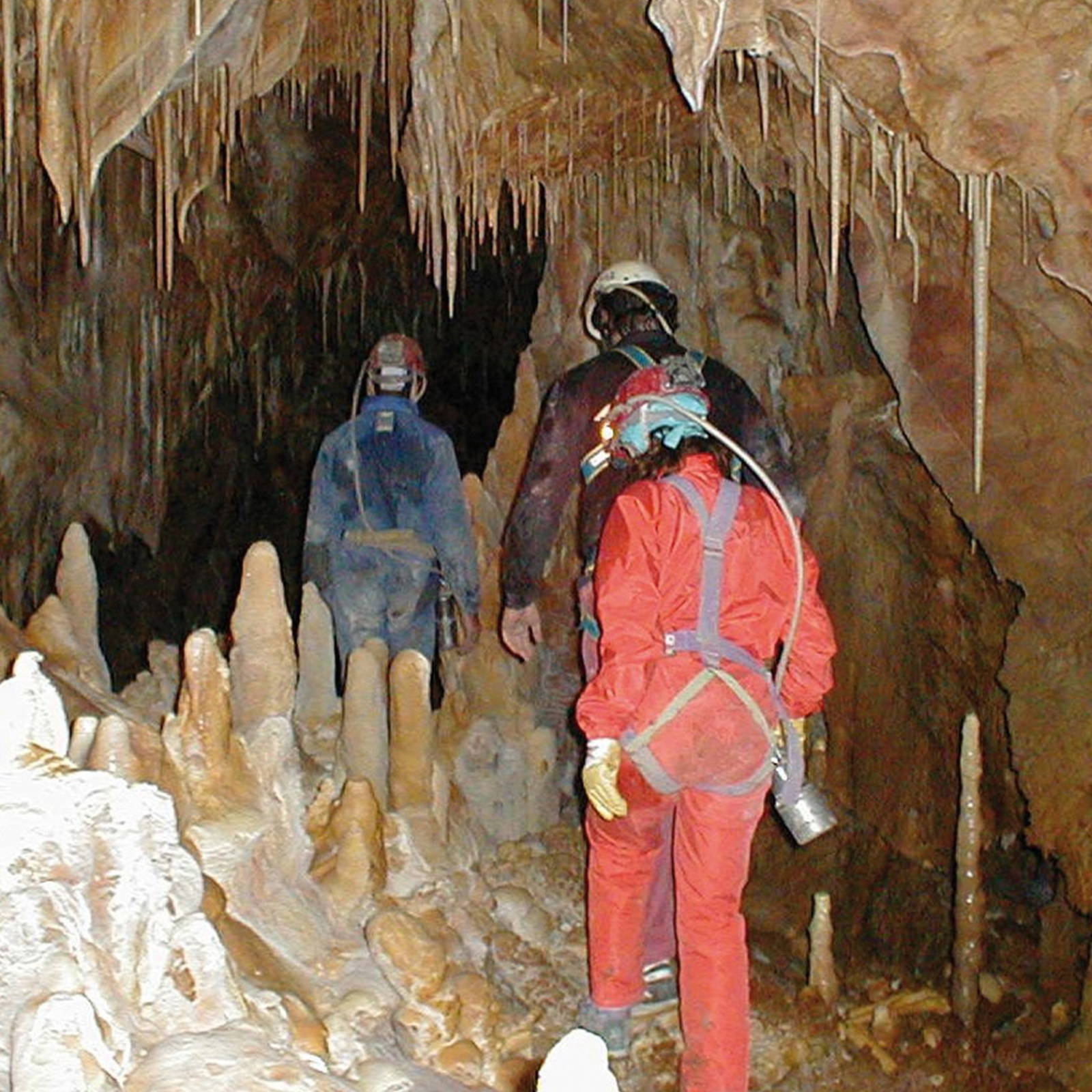 ITINERARIO SPELEOLOGICO ATTRAVERSANDO LE GROTTE DI MARMORE