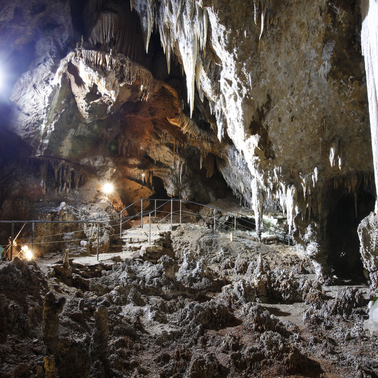 E10. LA GROTTA PICCOLA (Belvedere Superiore)